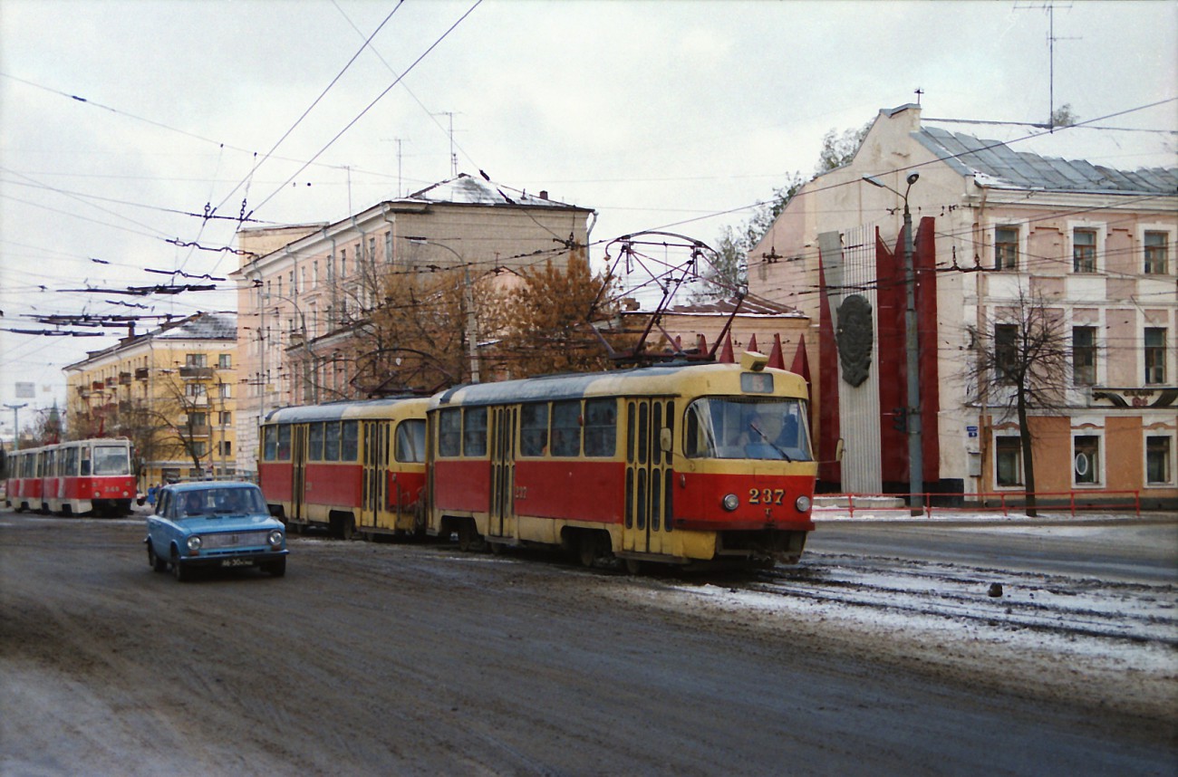Tatra T3SU #237